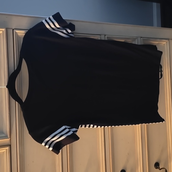 Eiffel tower T shirt   Size medium but runs like a small - Picture 4 of 4